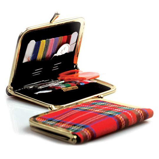 Kartopu Kırmızı Ekose Dikiş Seti - K021.1.0003